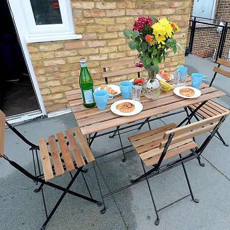 Апартаменти 2 Bed Terraced Flat Piccadilly Line Лондон Екстер'єр фото