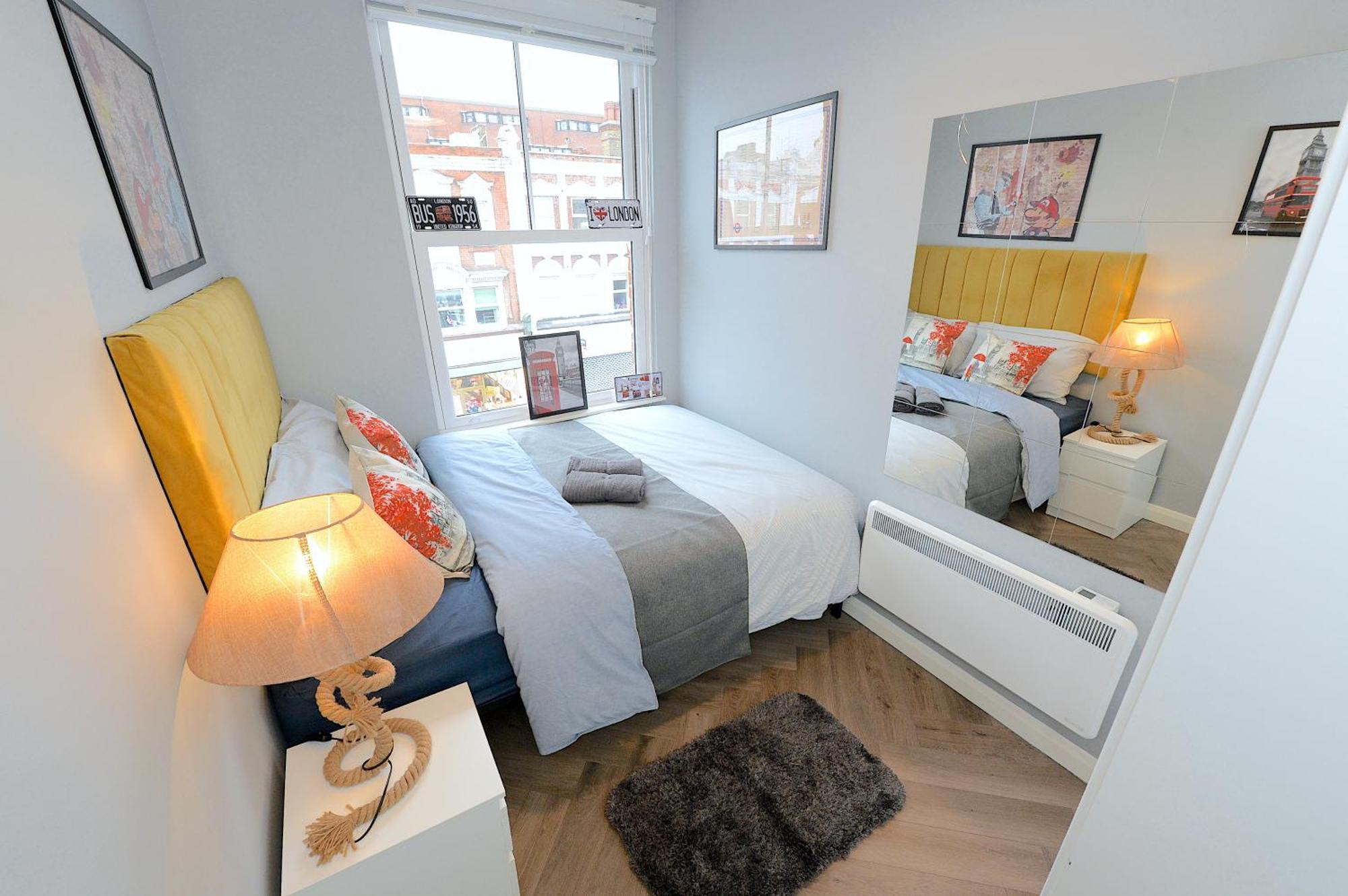 Апартаменти 2 Bed Terraced Flat Piccadilly Line Лондон Екстер'єр фото