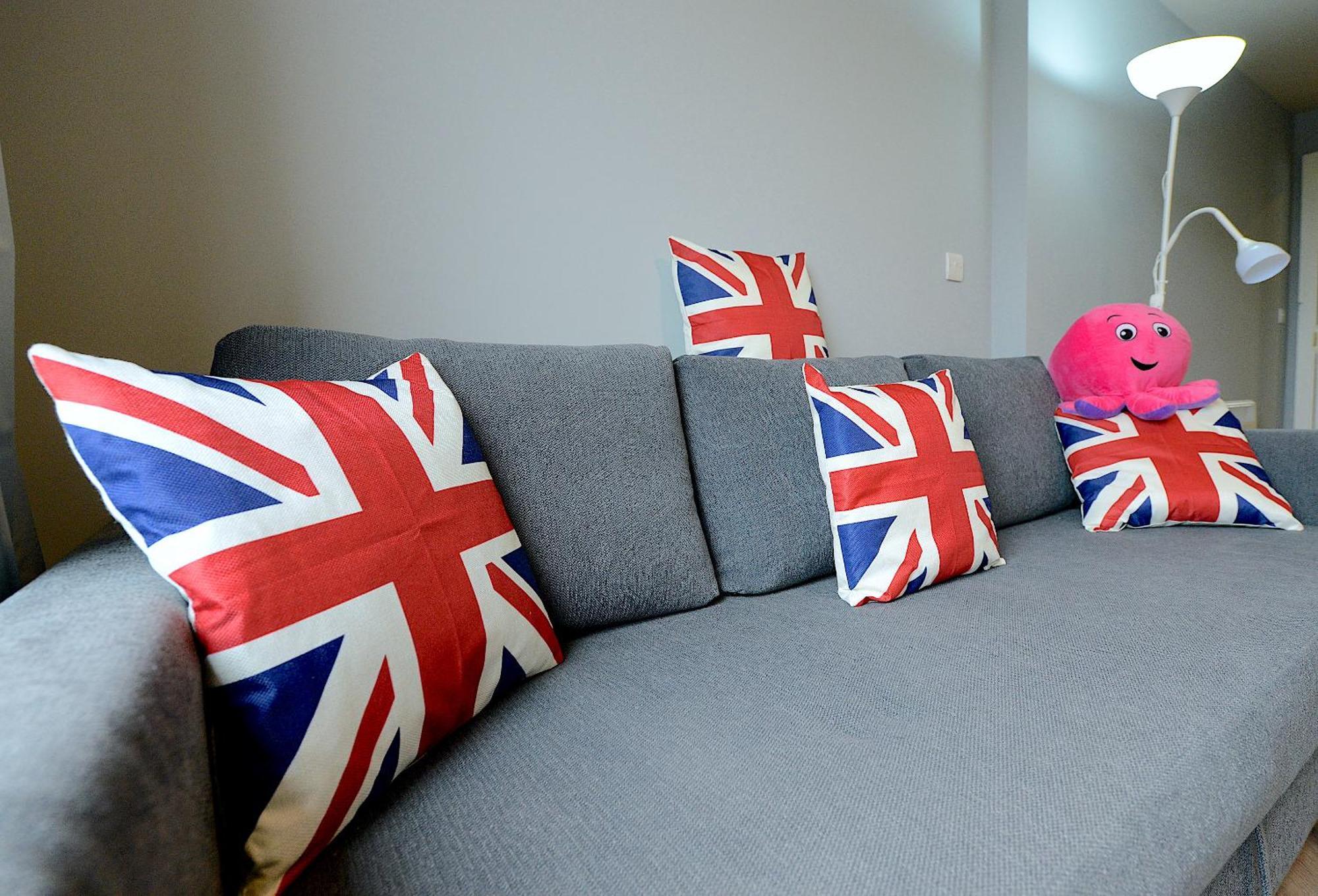Апартаменти 2 Bed Terraced Flat Piccadilly Line Лондон Екстер'єр фото
